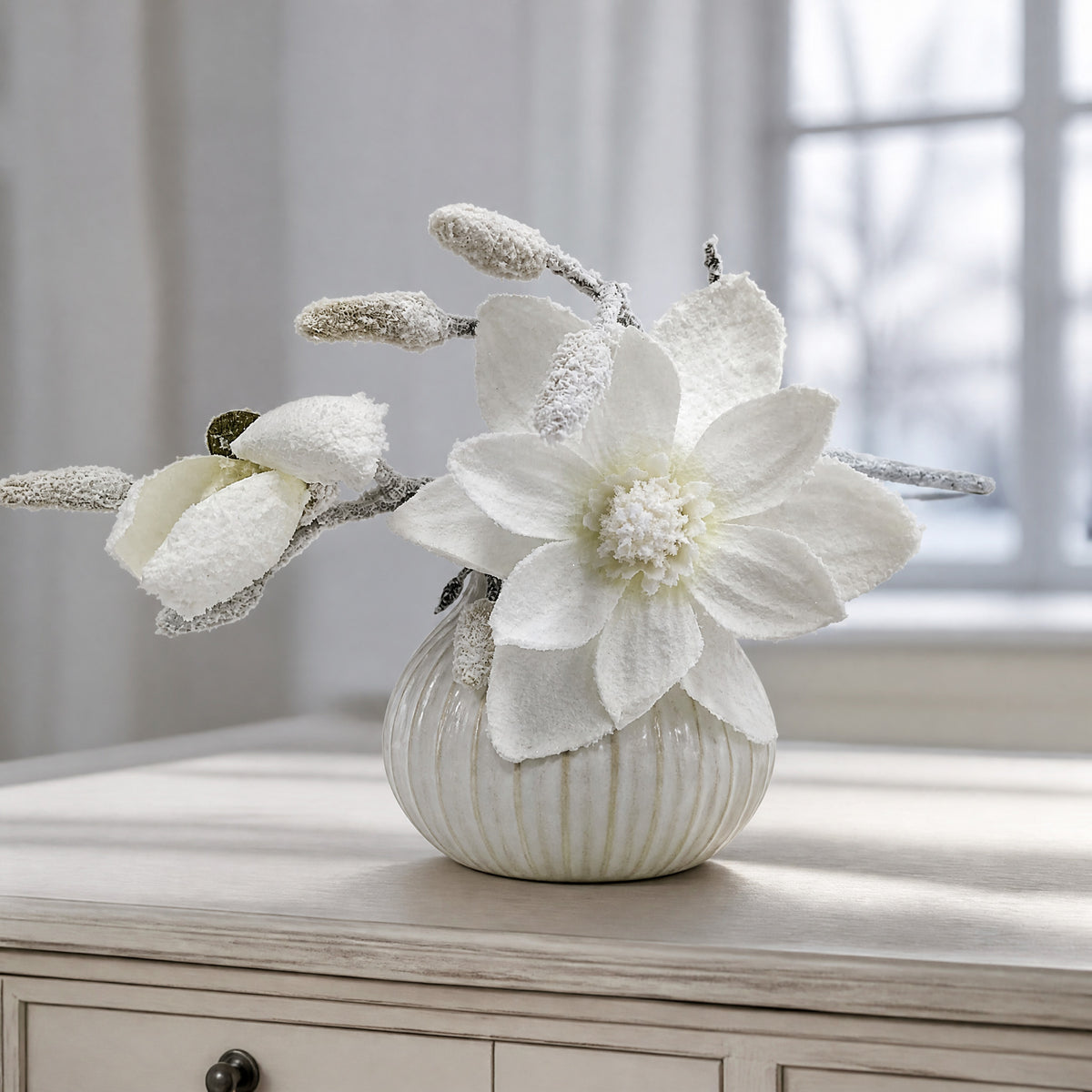 Szene Magnolie Stiel DIY weiß beschneit Kunstblume Winter