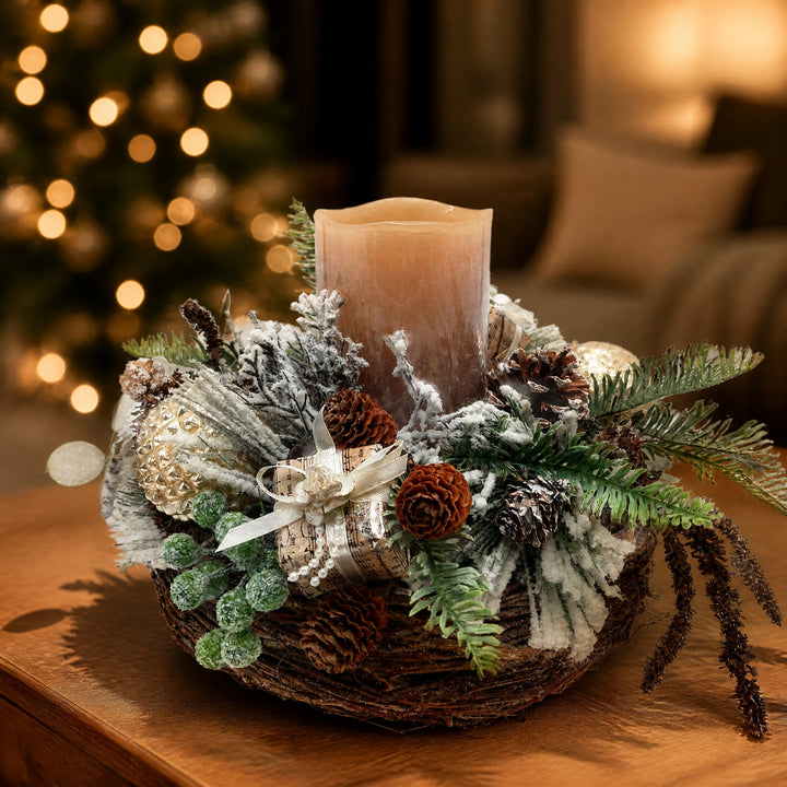 Szene Weihnachtsgesteck LED-Kerze Kugel Geschenk Zapfen creme natur