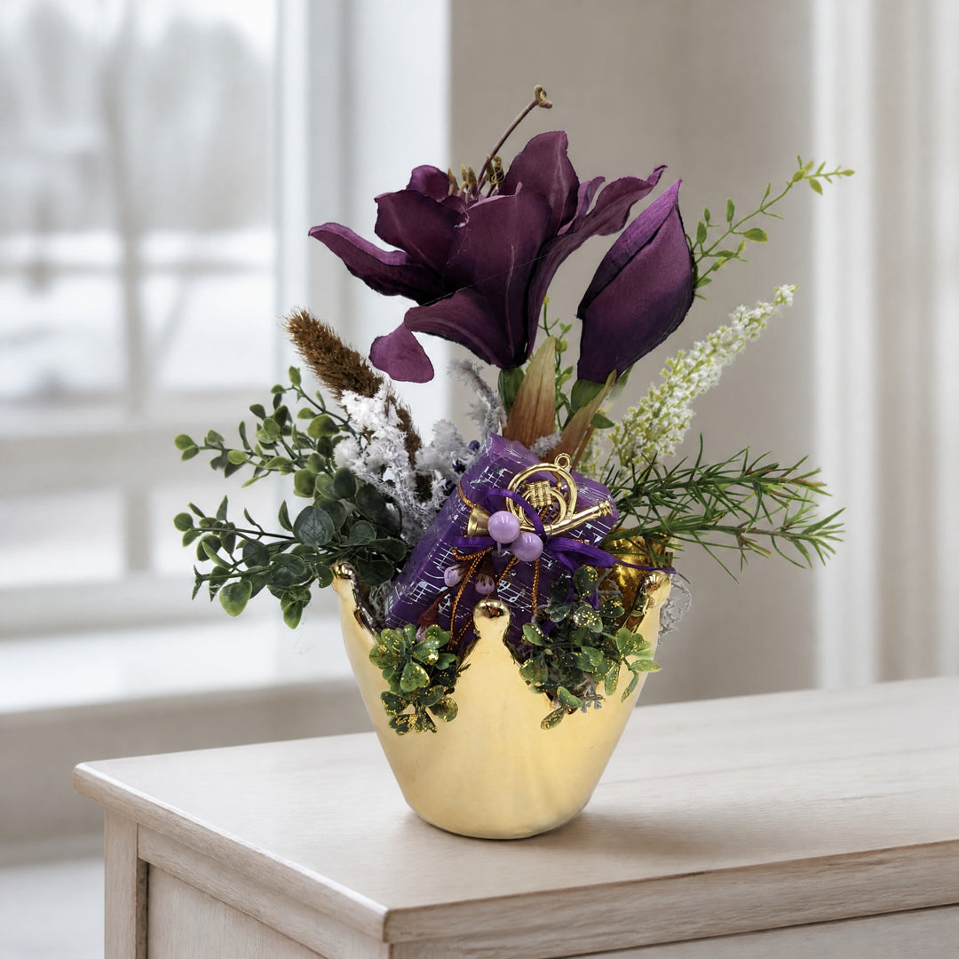 Szene Wintergesteck Amaryllis Gräser Geschenk lila gold im Kronentopf