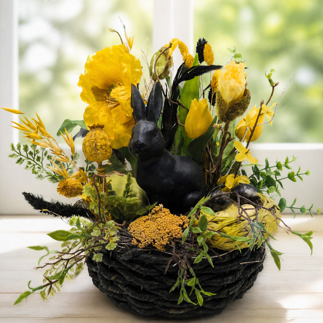 Szene Ostergesteck Hase Eiernest Mohn Tulpen gelb schwarz