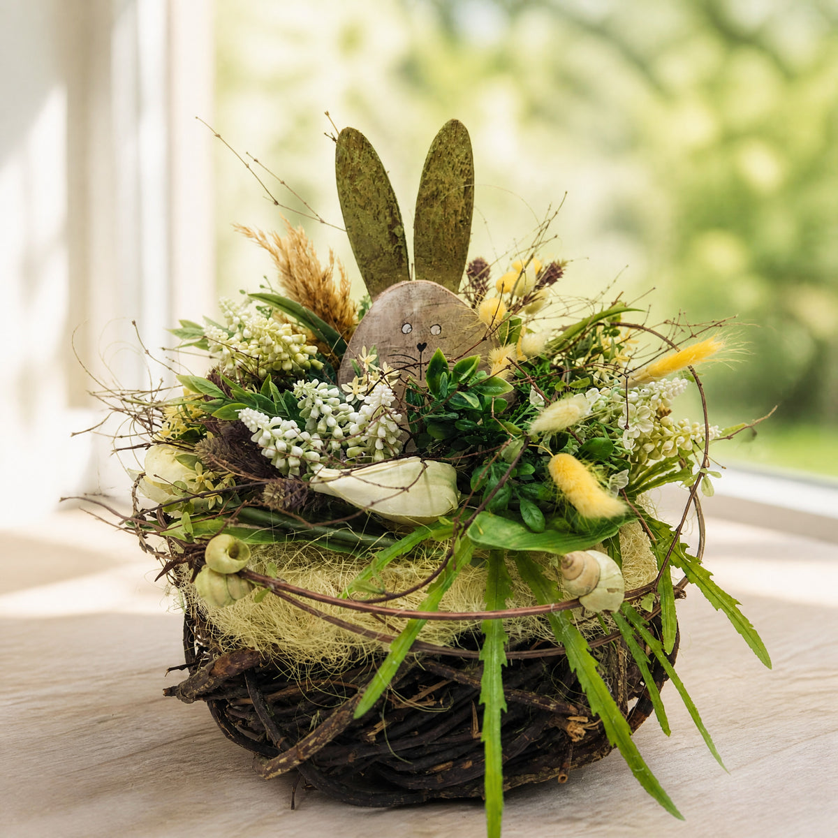 Szene Ostergesteck Hase Hyazinthen Schnecke gelb weiß