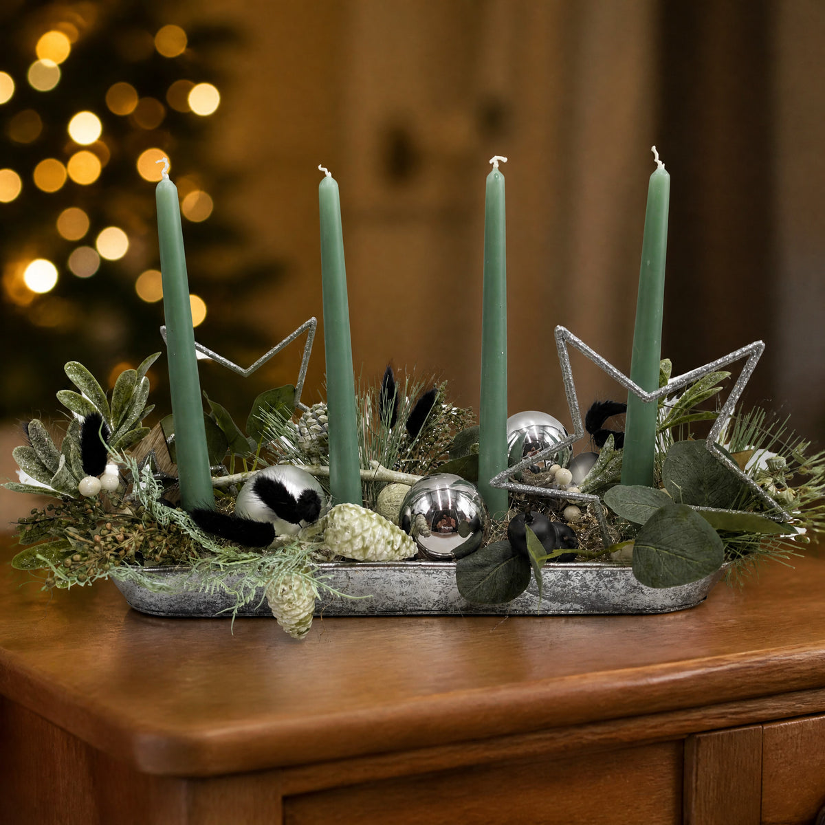 Szene Adventsgesteck Kugel Stern Mistel salbei silber