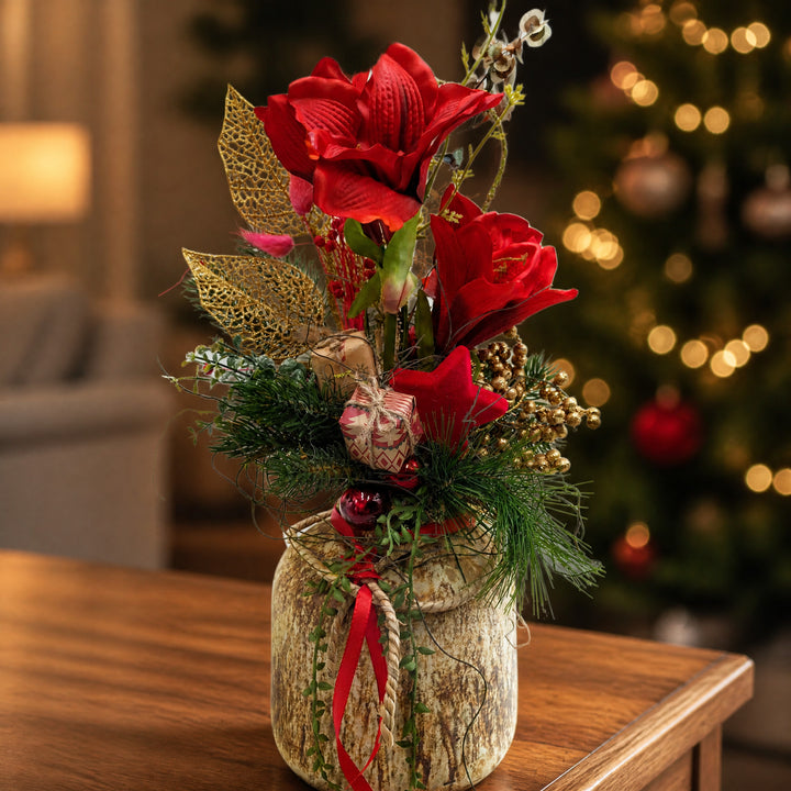 Szene Weihnachtsgesteck Amaryllis Stern Kugeln rot gold