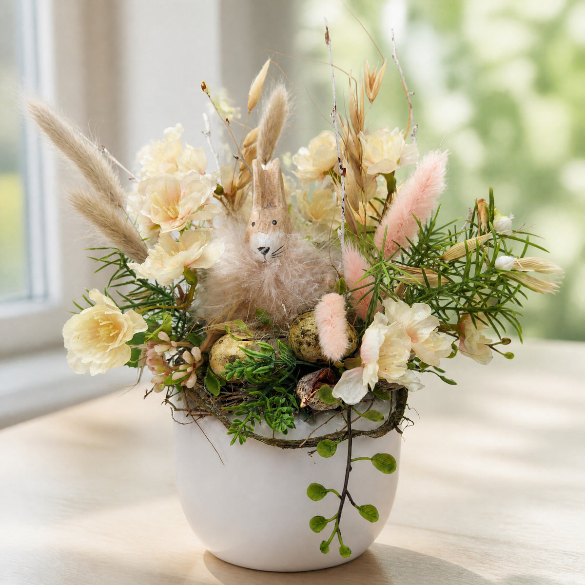Szene Ostergesteck Frühlingsgesteck Kirschblüte Gräser Hase creme apricot
