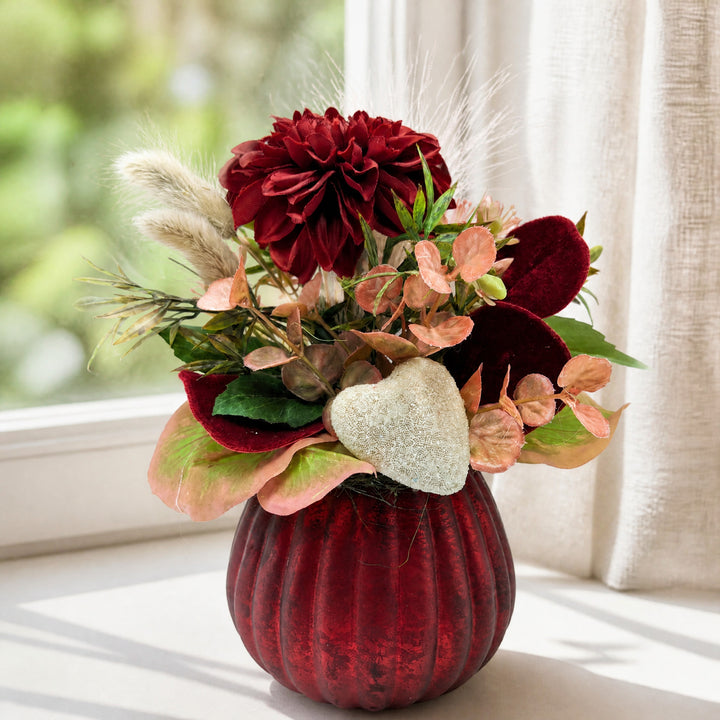 Szene Frühlingsgesteck Valentinstag Herz Dahlie Gräser rot rosa