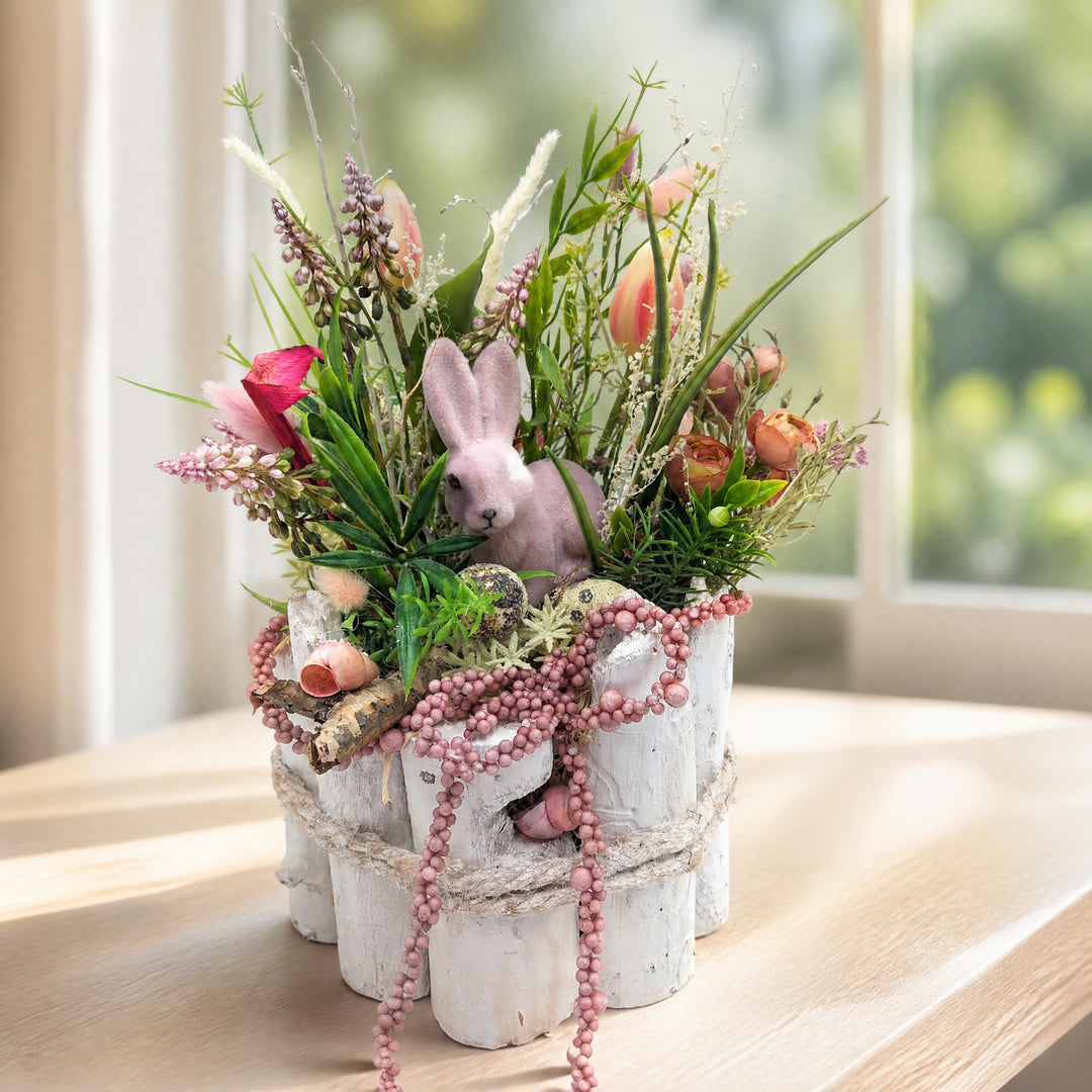 Szene Ostergesteck Frühlingsgesteck Tulpen Hyazinthen Gräser rosa