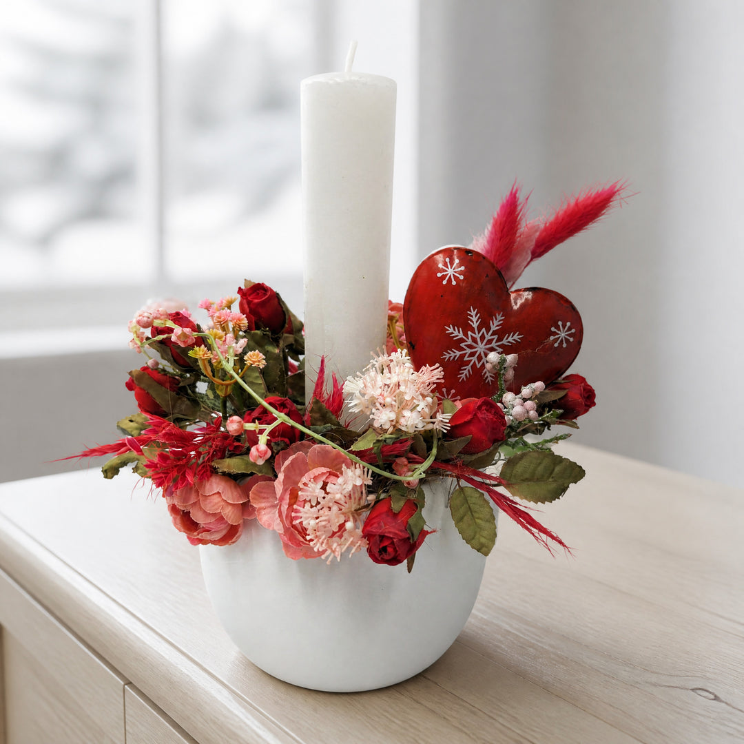 Szene Valentingstaggesteck Herz Rosen Kerze rot rosa