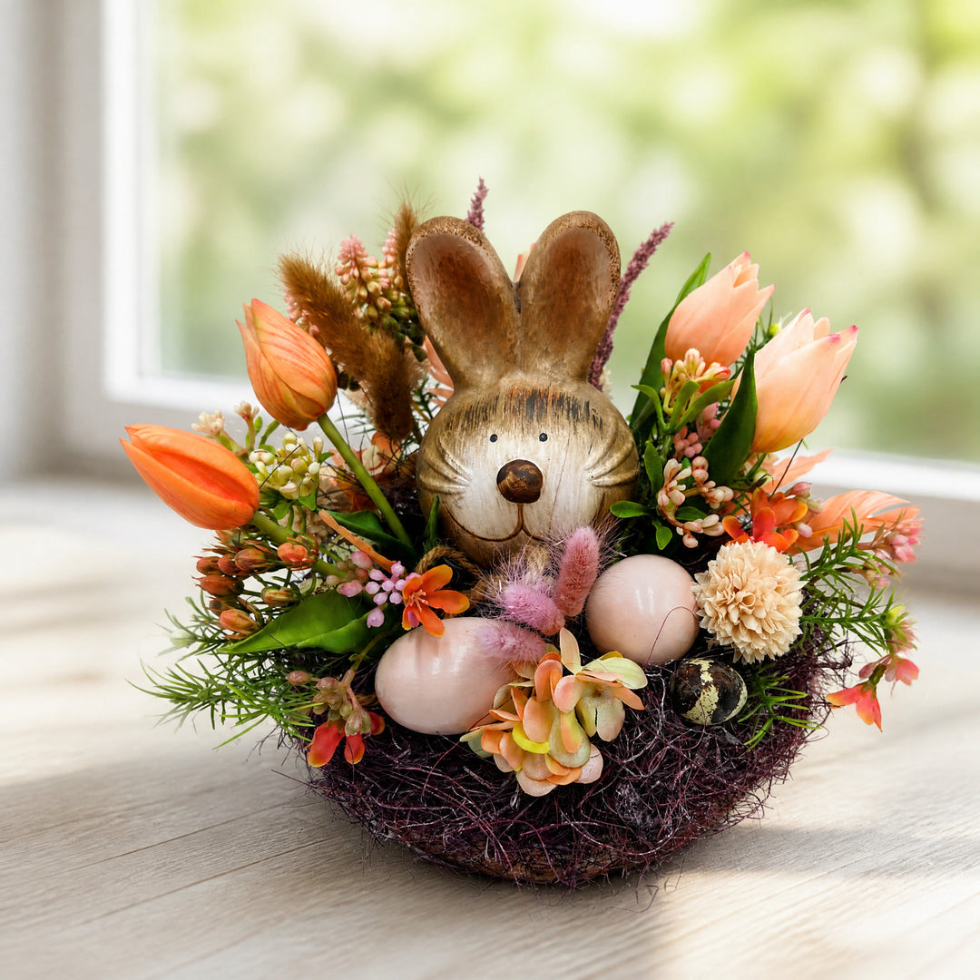 Szene Ostergesteck Frühlingsgesteck Hase Tulpen Gräser apricot rosé