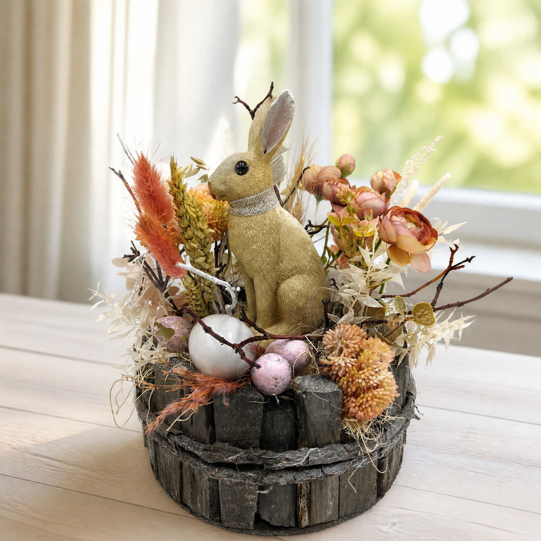Szene Ostergesteck Frühlingsgesteck Hase Ranunkeln rosa creme