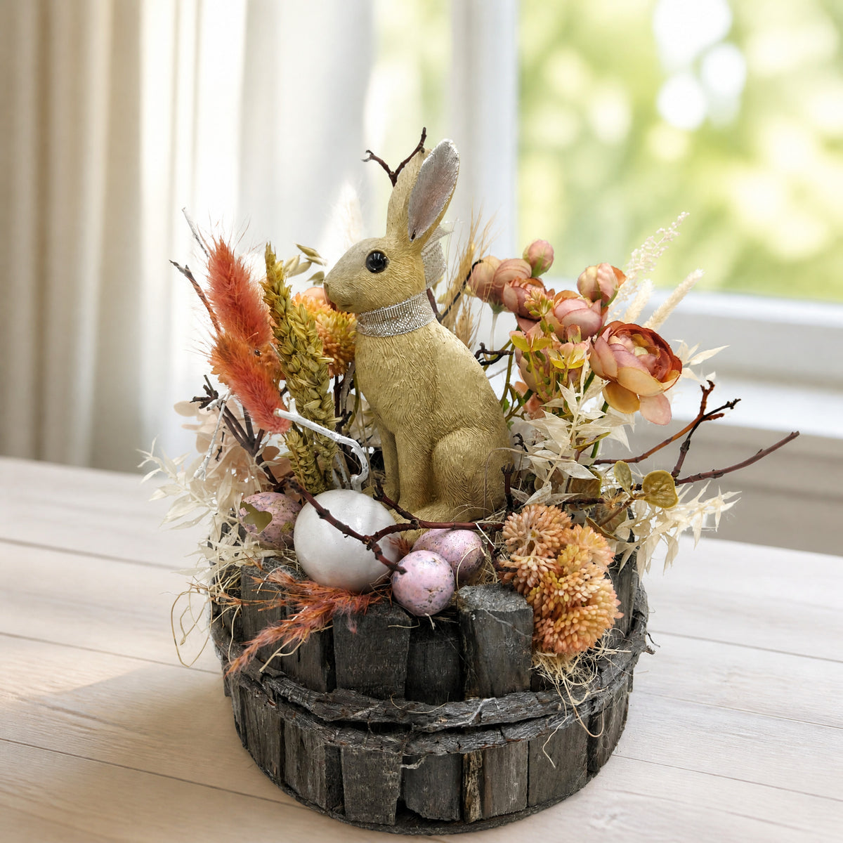 Szene Ostergesteck Frühlingsgesteck Hase Ranunkeln rosa creme