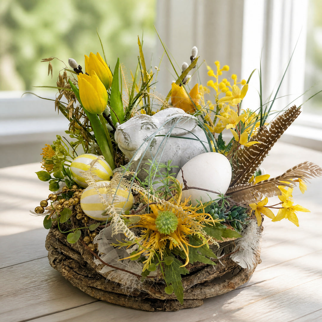 Szene Ostergesteck Frühlingsgesteck Tulpen Hase Eier Kätzchen gelb weiß