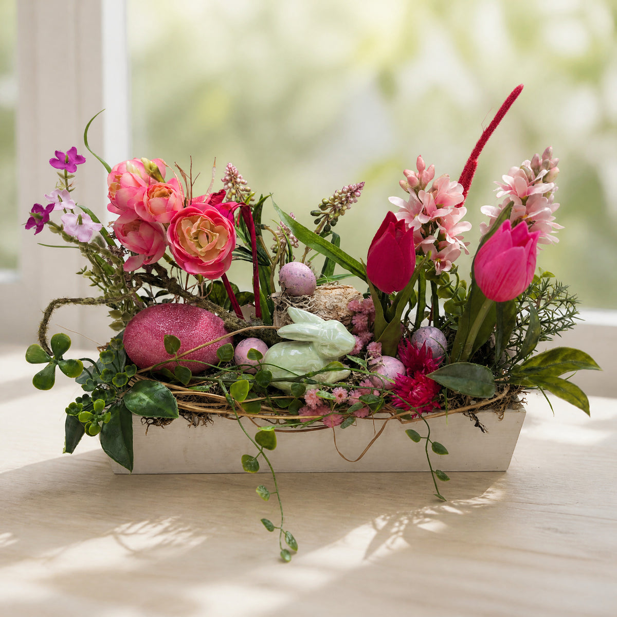 Szene Ostergesteck Frühlingsgesteck Hase Tulpen Eier rosa mint