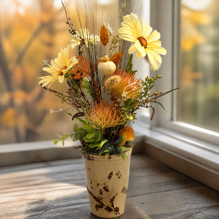 Szene Herbstgesteck Margerite Pilz Igel Mohnkapsel Gräser gelb orange