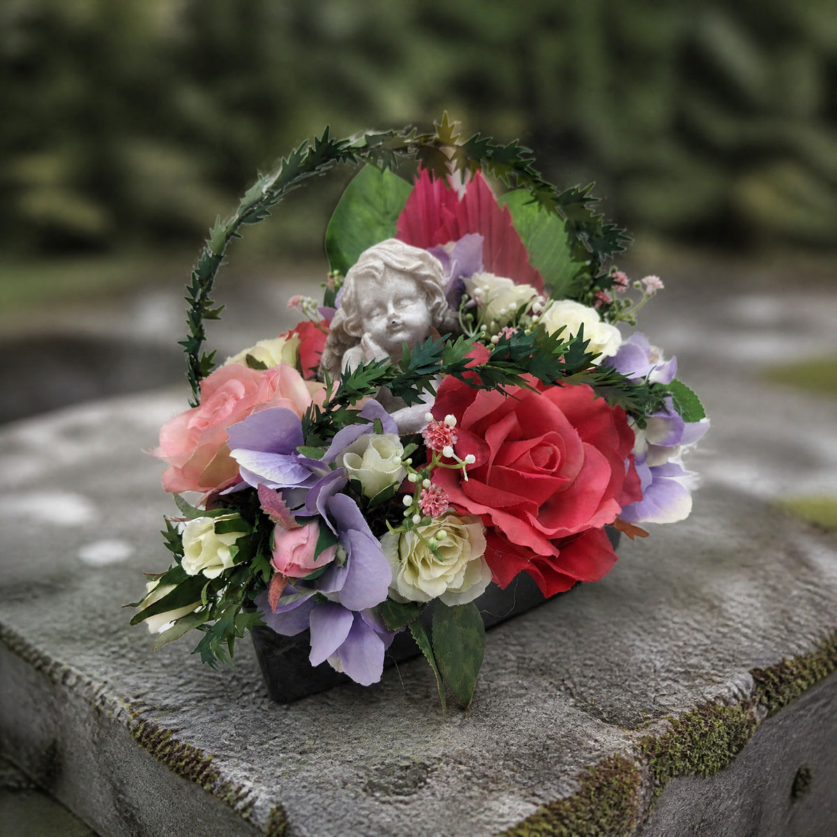 Szene Trauergesteck Rosen Engel Bogen rosa creme