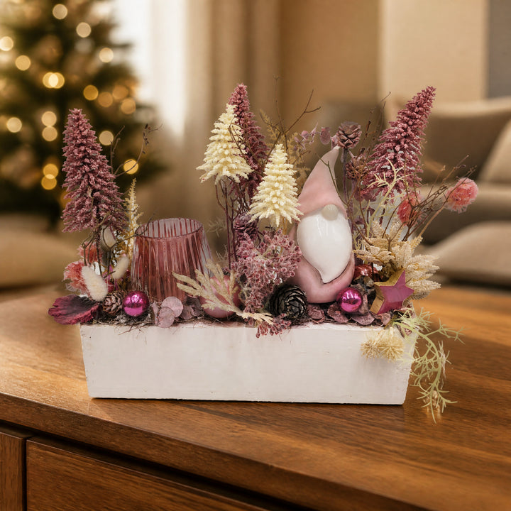 Szene Weihnachtsgesteck Teelicht Wichtel Tannenbäume rosa pink