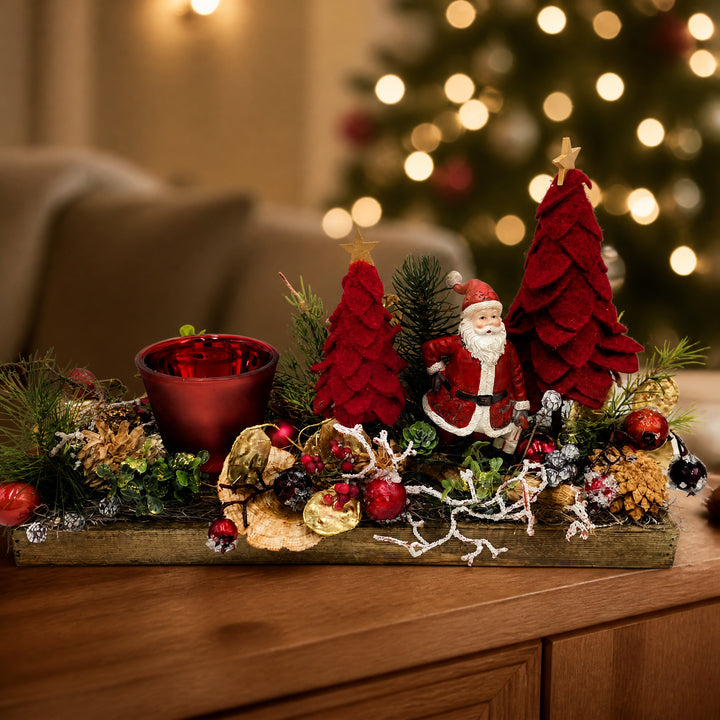 Szene Weihnachtsgesteck Weihnachtsmann Teelicht Bäume Zapfen rot gold