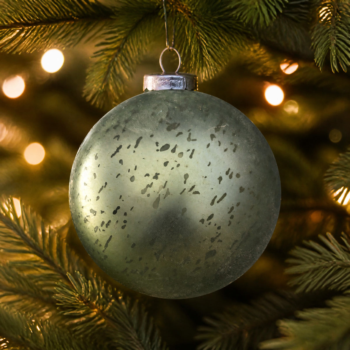 Szene Weihnachtskugel matt grün gesprenkelt Ø 10 cm
