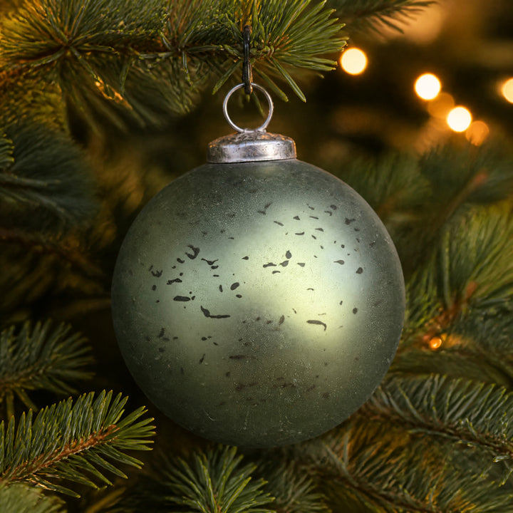 Szene Weihnachtskugel matt hellgrün olivgrün Antik-Optik Ø 12 cm