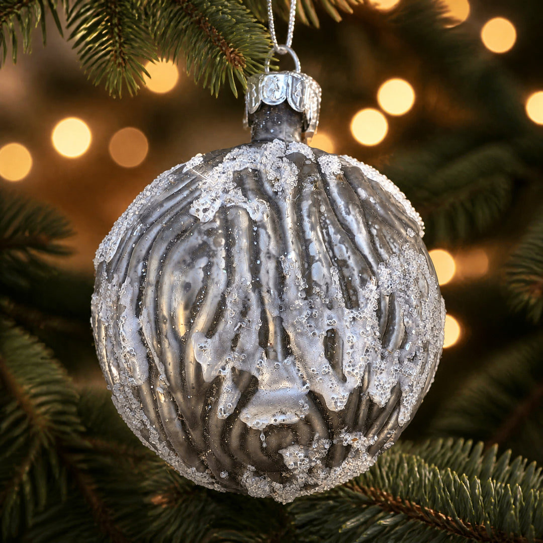 Szene Christbaumkugel Rillenrelief Glitzer silber grau Ø 8 cm