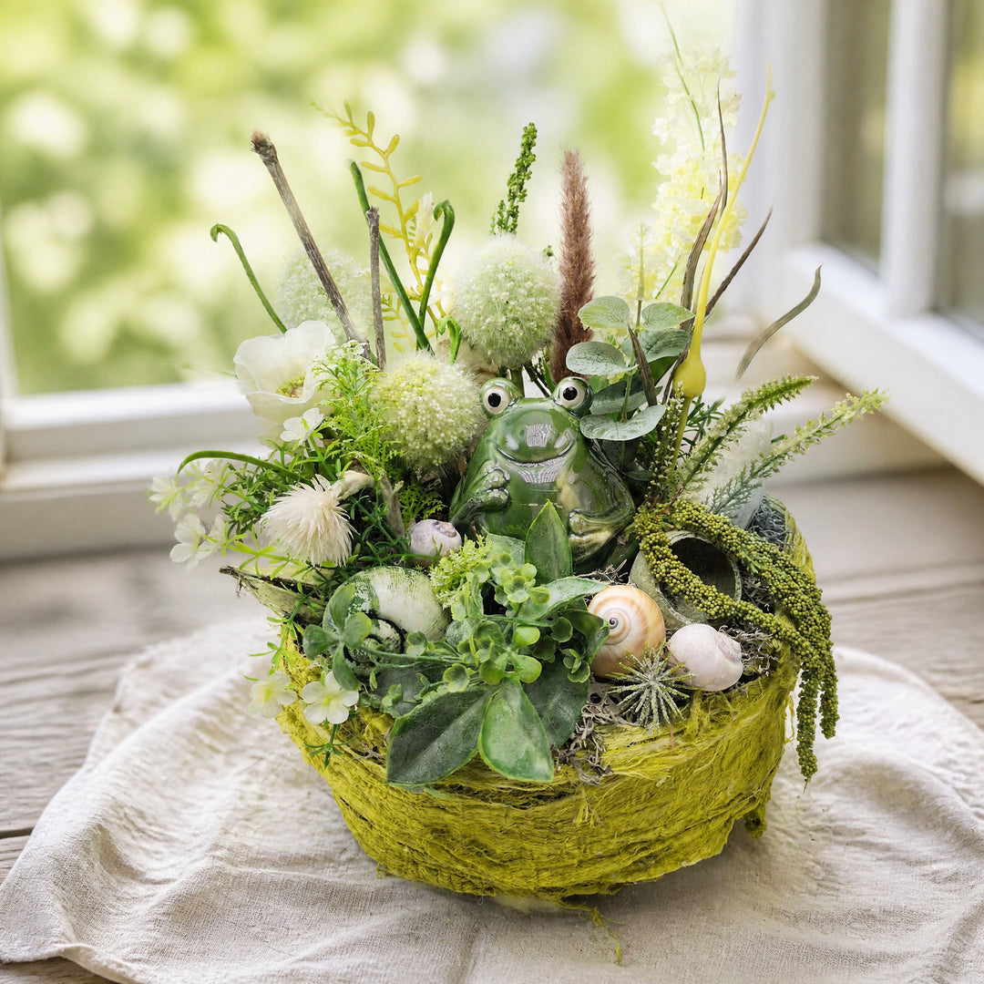 Szene Gesteck Sommergesteck Frosch Schnecken Allium Gräser grün weiß