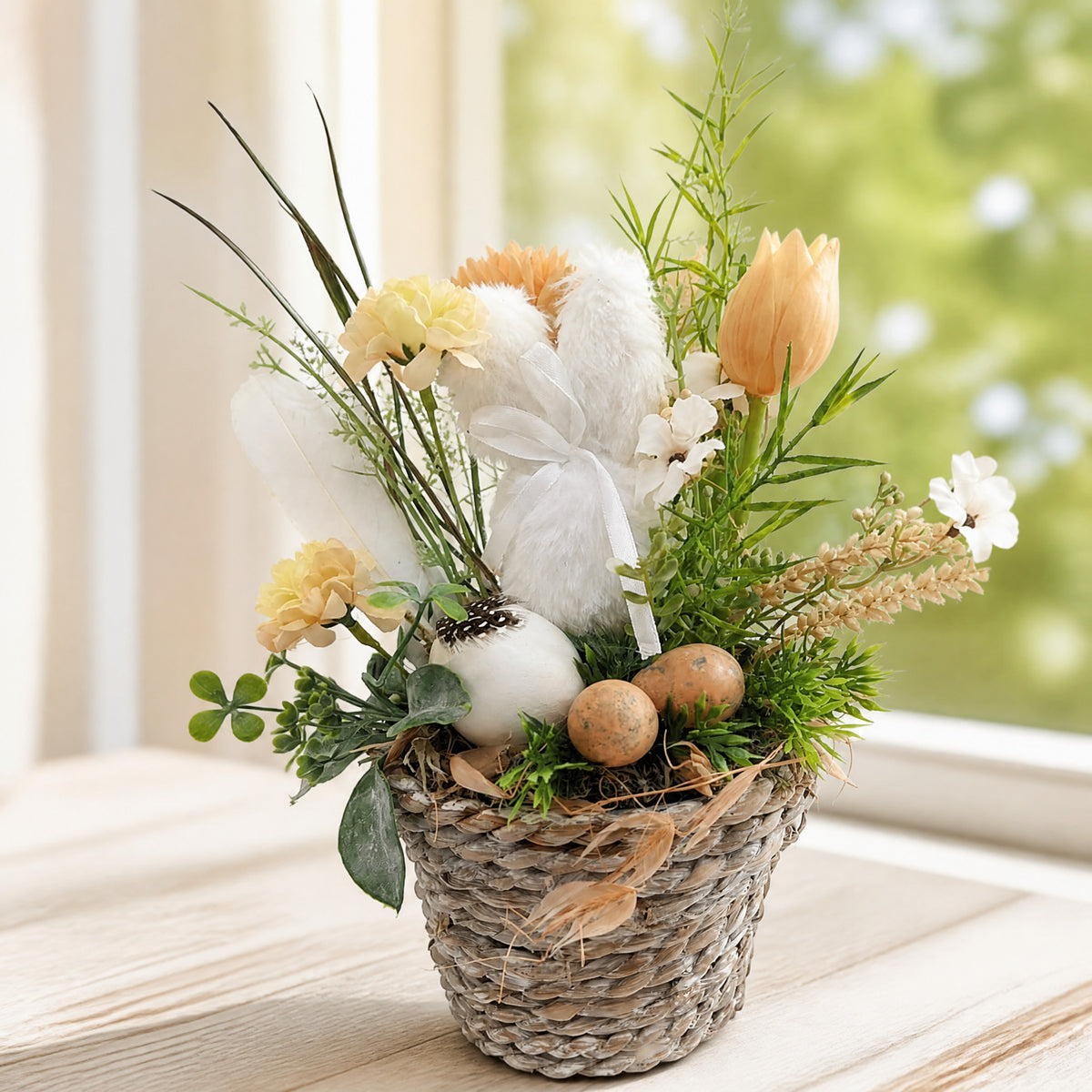 Szene Ostergesteck Frühlingsgesteck Tulpe Hase Eier Gräser apricot weiß