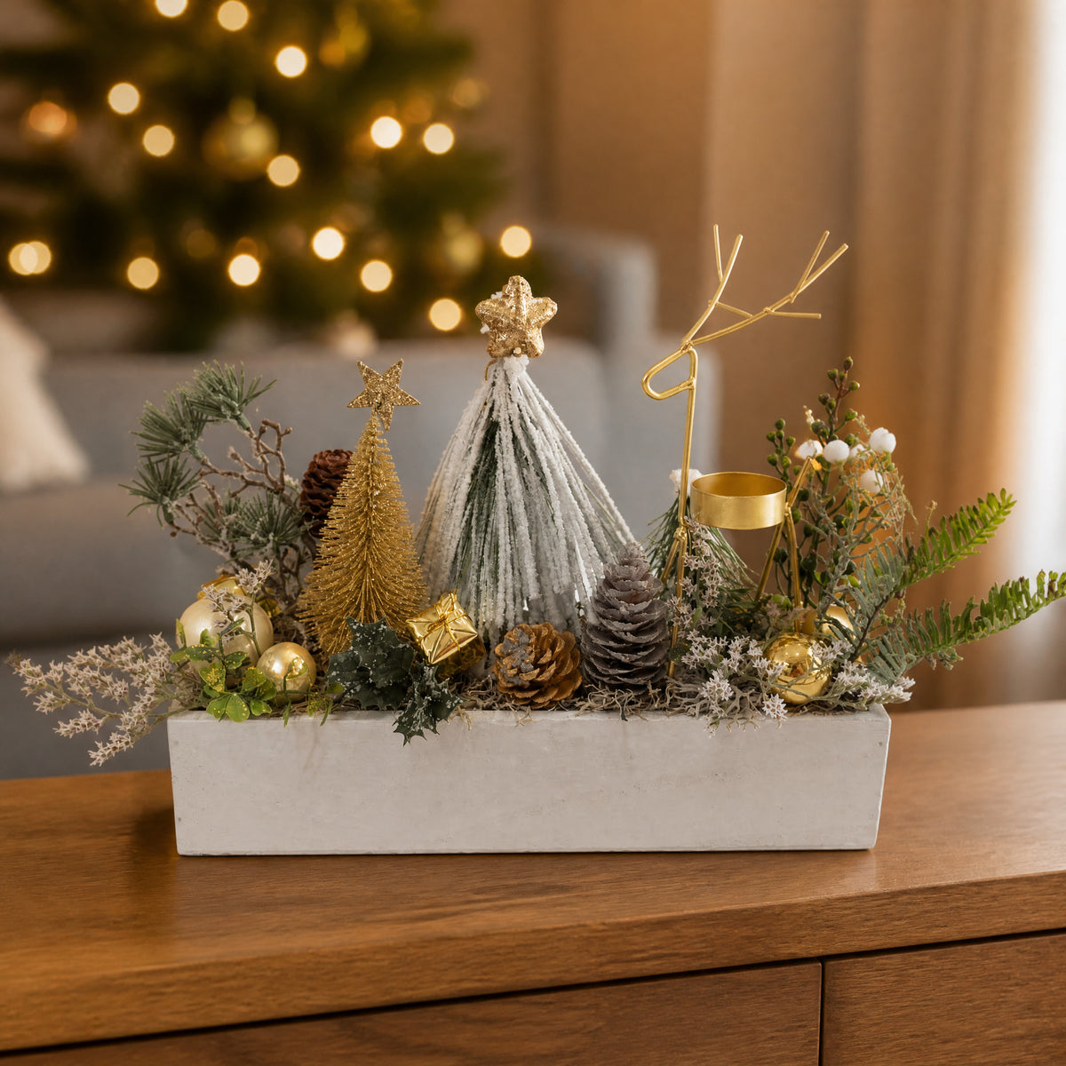 Szene Wintergesteck Weihnachtsgesteck Tischgesteck Hirsch Teelicht gold weiß