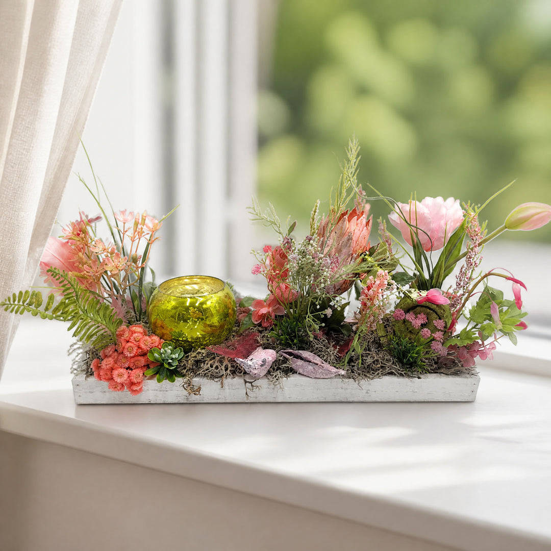 Szene Frühlingsgesteck Tischgesteck Teelicht Tulpe tränendes Herz Feder rosa grün