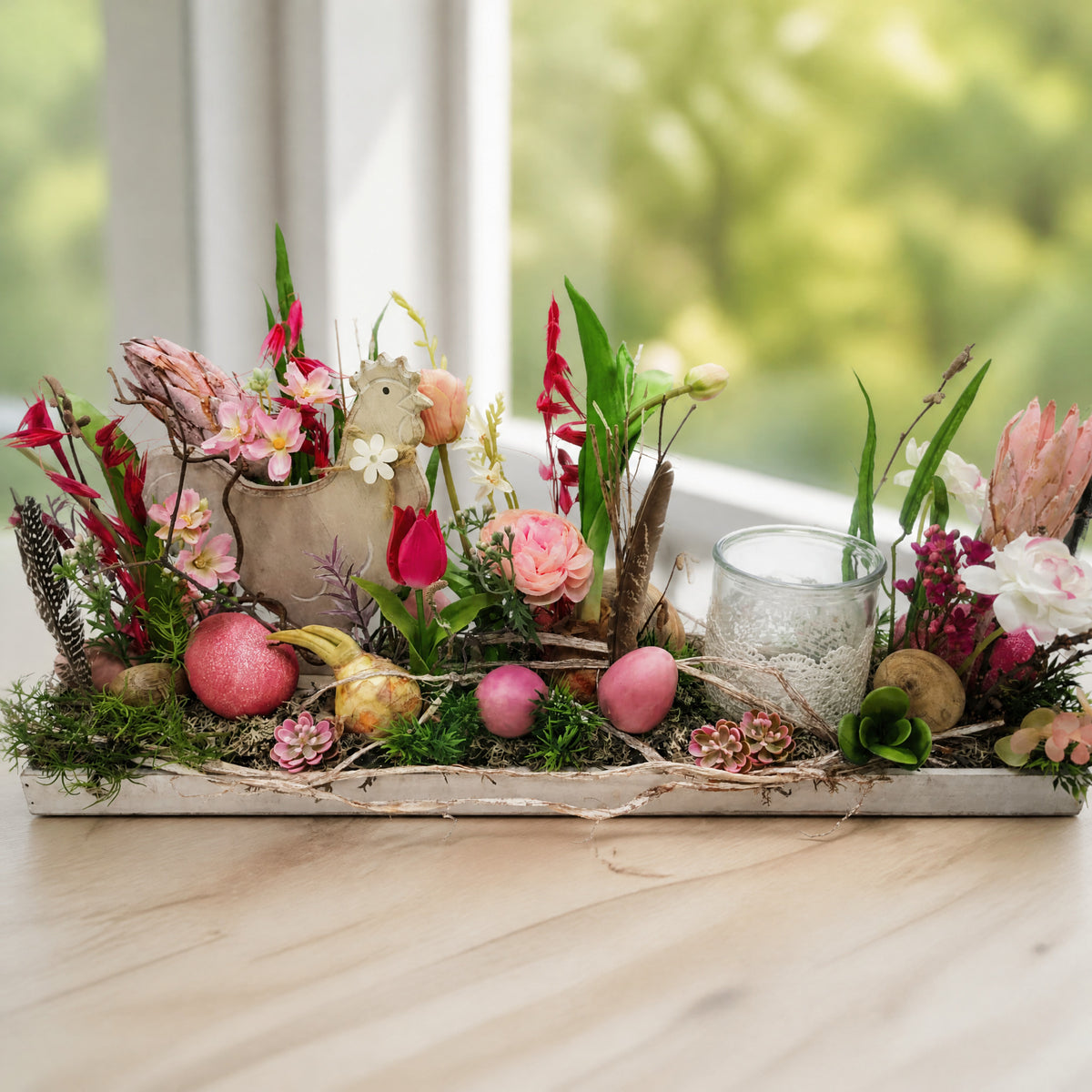 Szene Ostergesteck Tablett Hahn Tulpen Eier Federn Teelicht rosa weiß