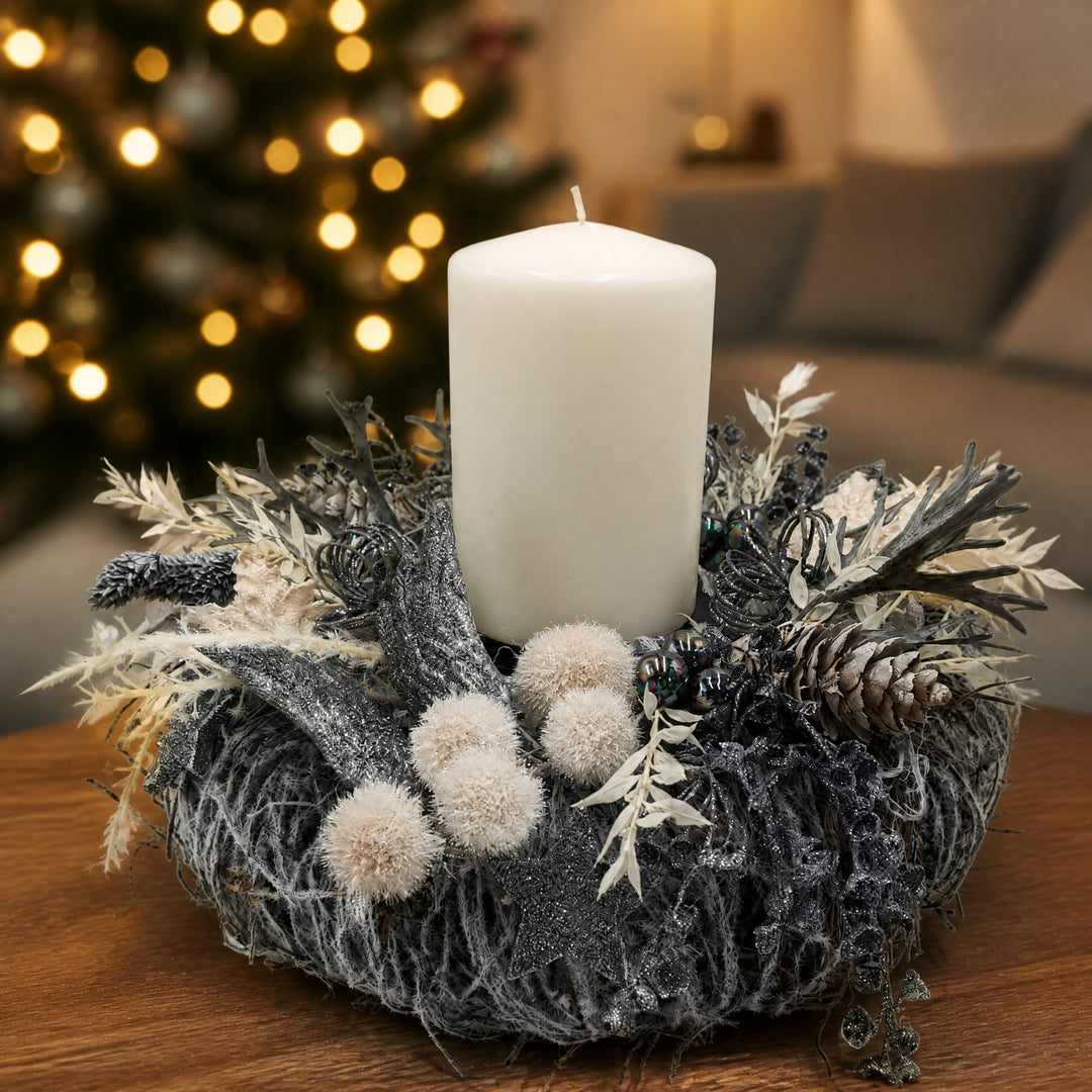 Szene Weihnachtsgesteck Adventskranz Adventsgesteck Stern Zapfen grau creme
