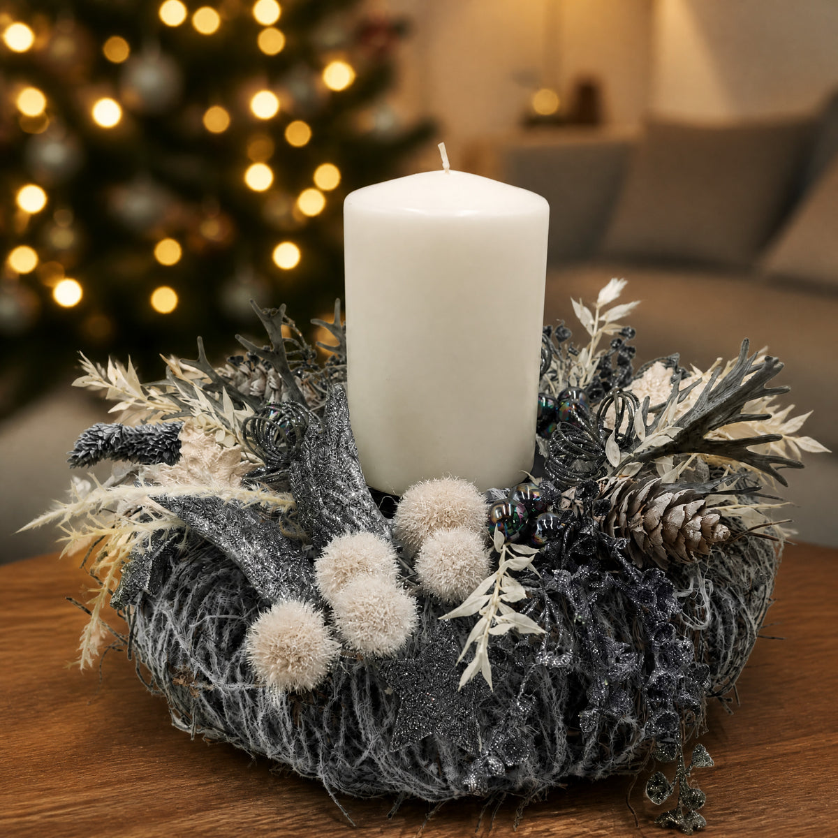 Szene Weihnachtsgesteck Adventskranz Adventsgesteck Stern Zapfen grau creme