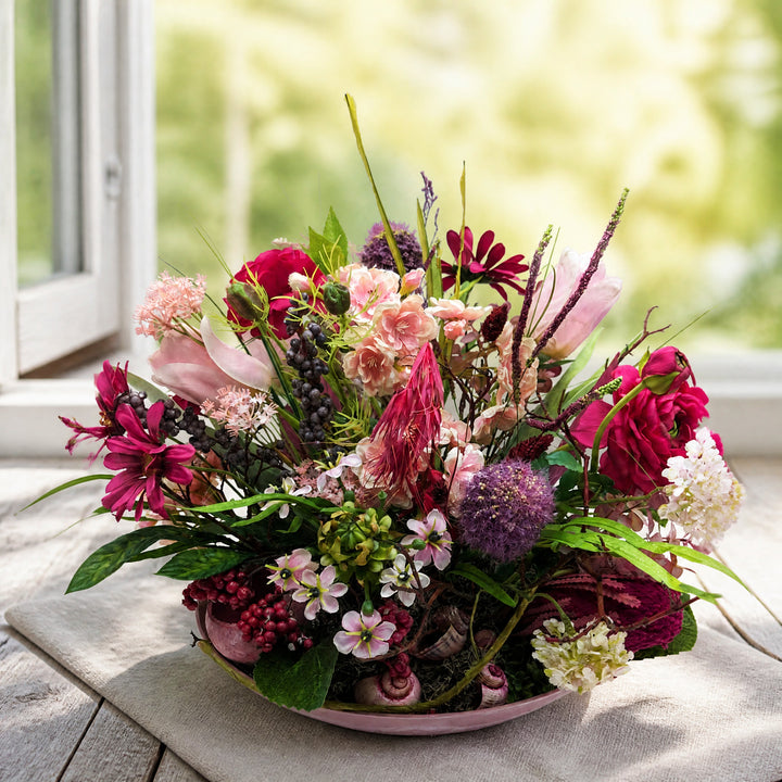 Szene Tischgesteck Sommergesteck Tulpen Allium Kirschblüte rosa pink
