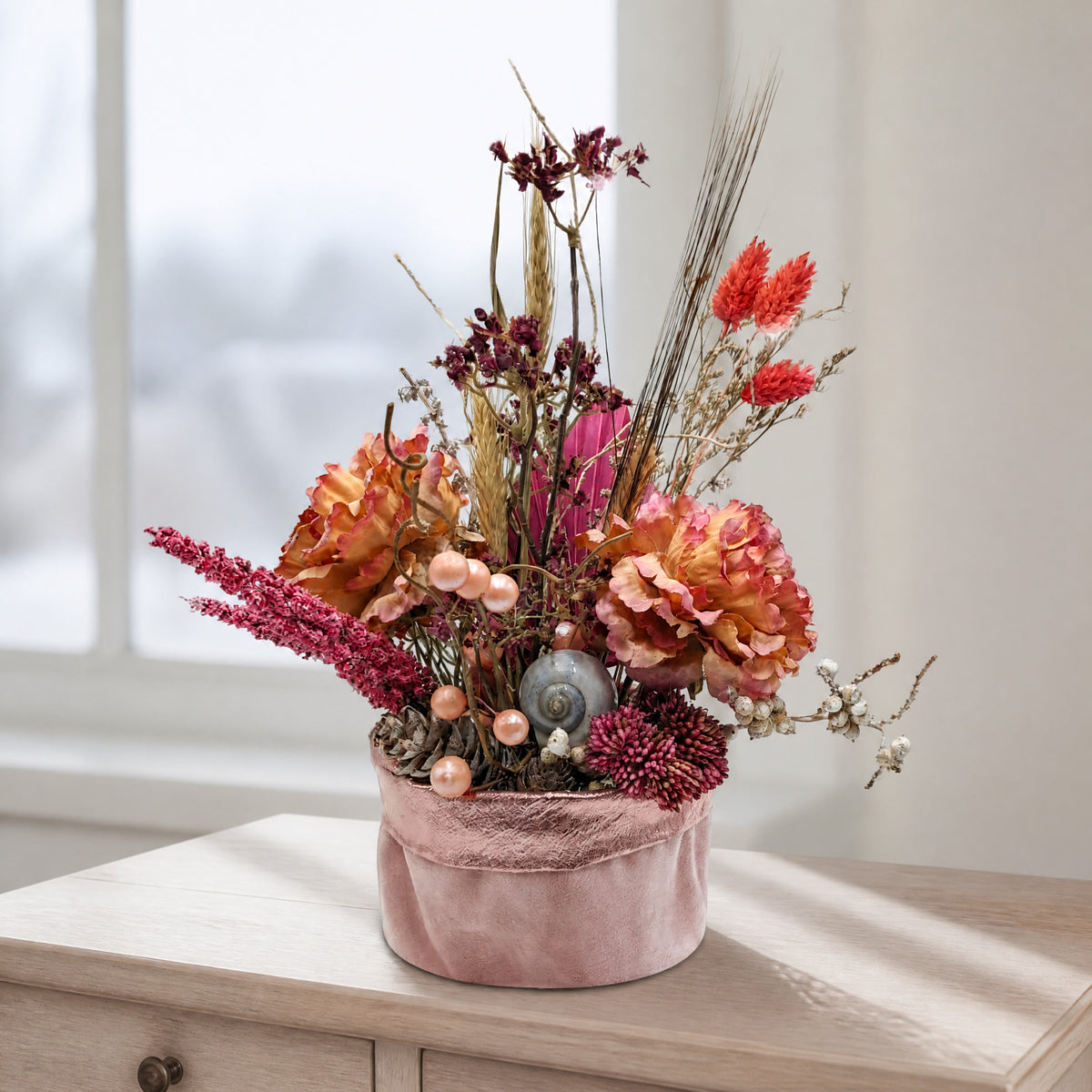Szene Wintergesteck Weihnachtsgesteck Schnecke Heide Sedum Gräser rosa lila