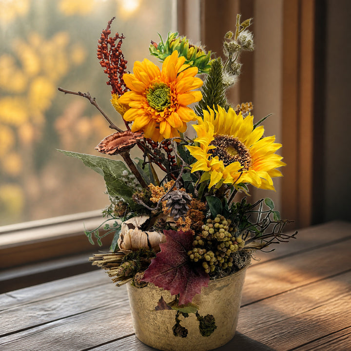 Szene Tischgesteck Herbstgesteck Sonnenblumen Beeren Laub gelb gold