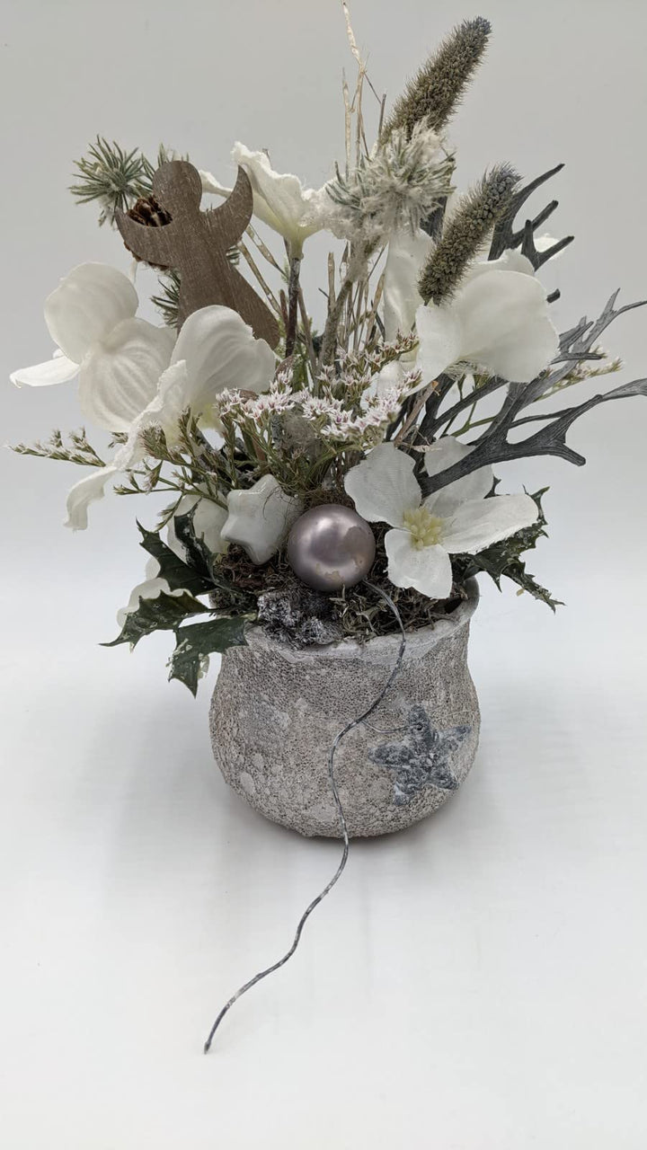 Wintergesteck Weihnachtsgesteck Tischgesteck Kugel Stern Engel Blüten Gräser weiß grau