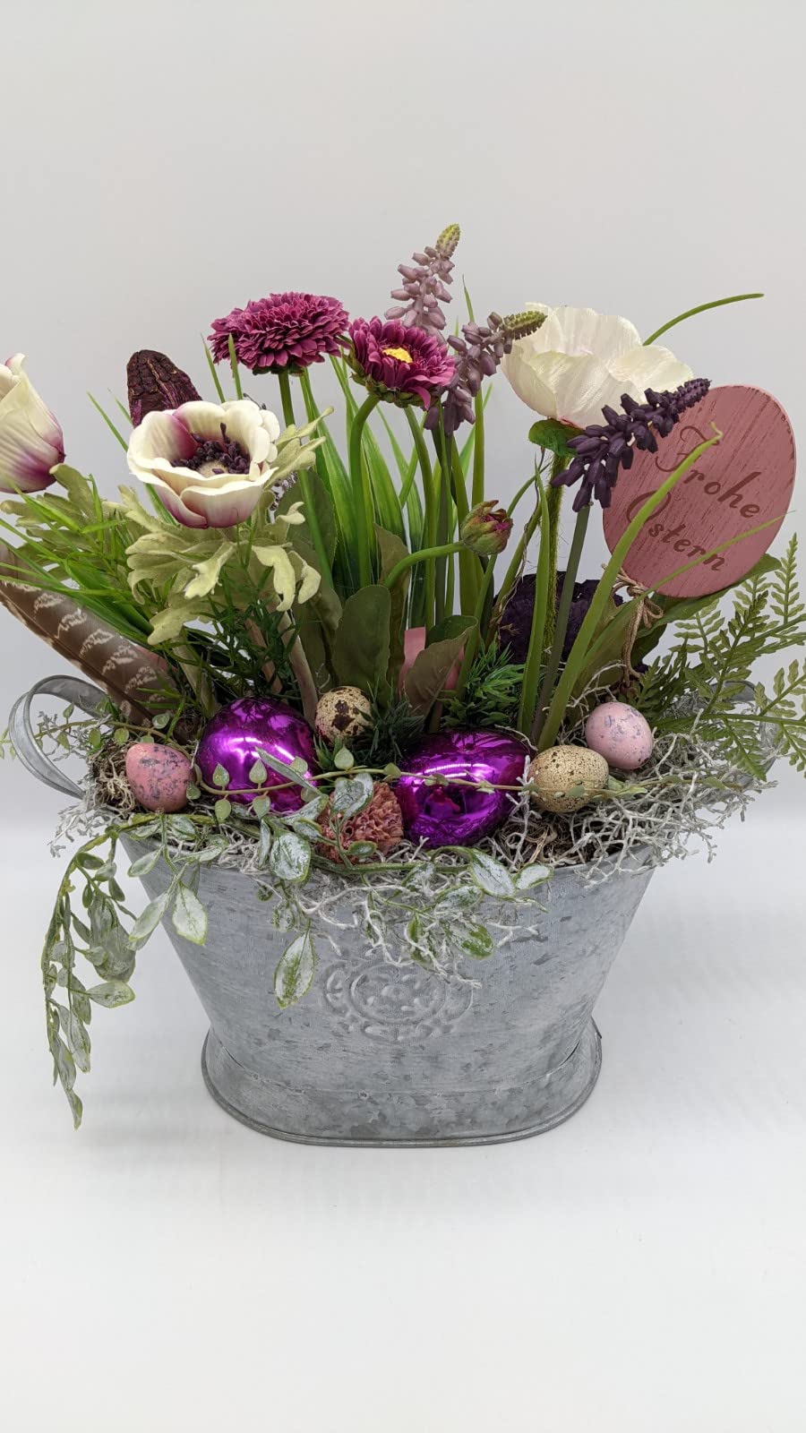 Ostergesteck Frühlingsgesteck Blumenarrangement Mohn Hyazinthen"Frohe Ostern" lila