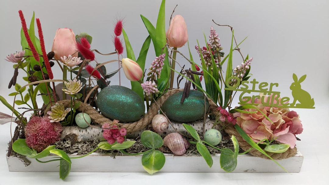 Ostergesteck Frühlingsgesteck Blumenarrangement Eier Tulpen Hortensie Ostergrüße