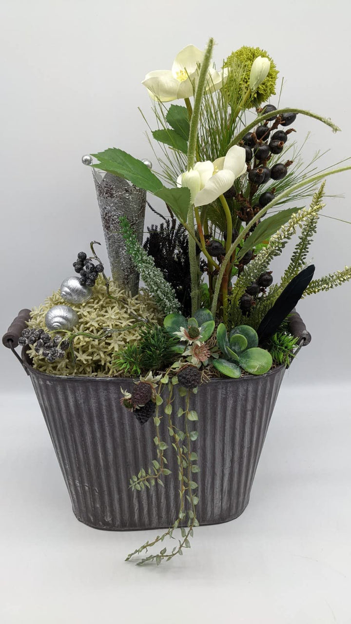 Frühlingsgesteck Blumenarrangement Seidenblumen Teelicht Christrosen Beeren weiß schwarz