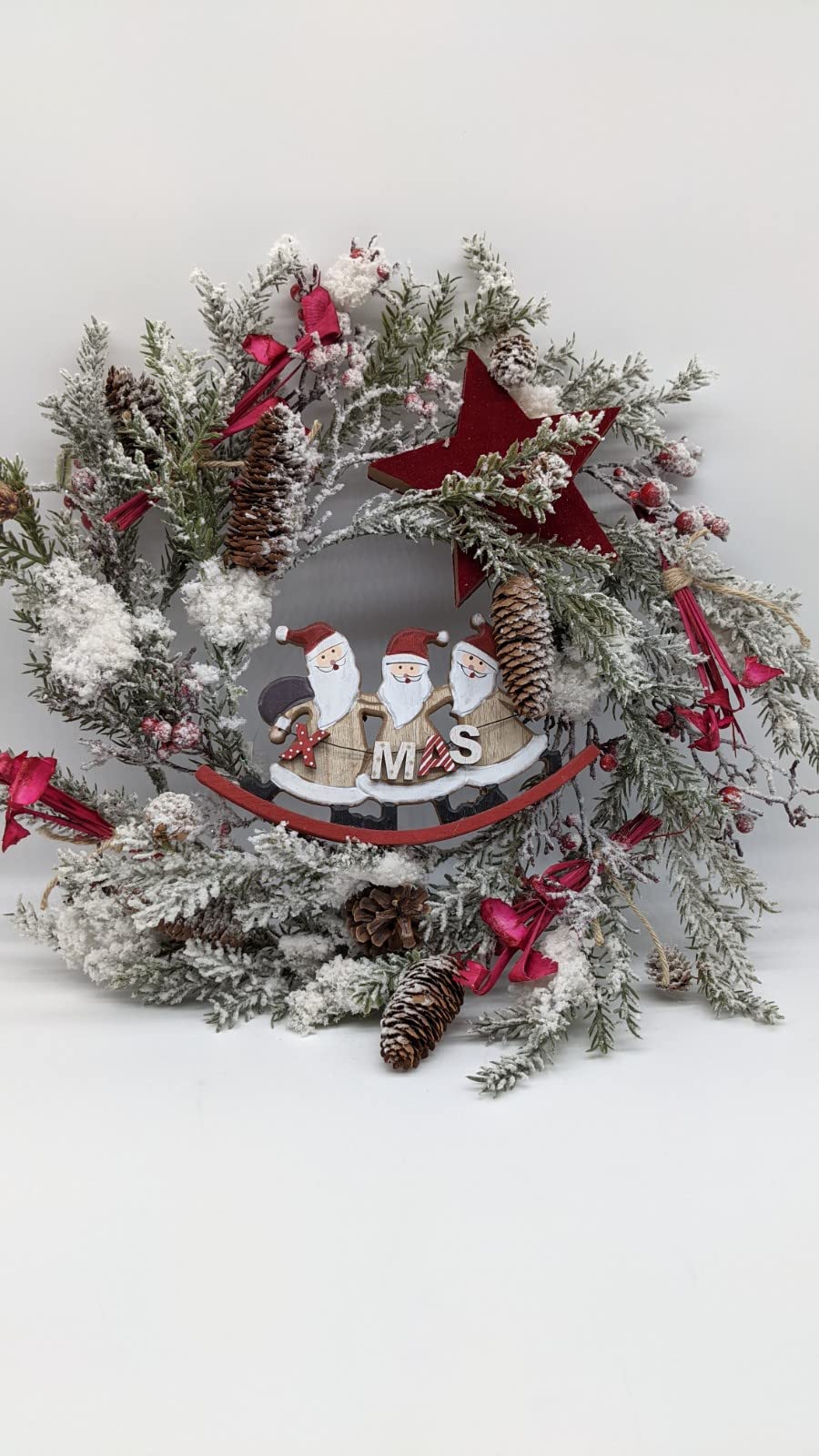 Türschmuck Weihnachtskranz rot mit Weihnachtsmännern, 45 cm