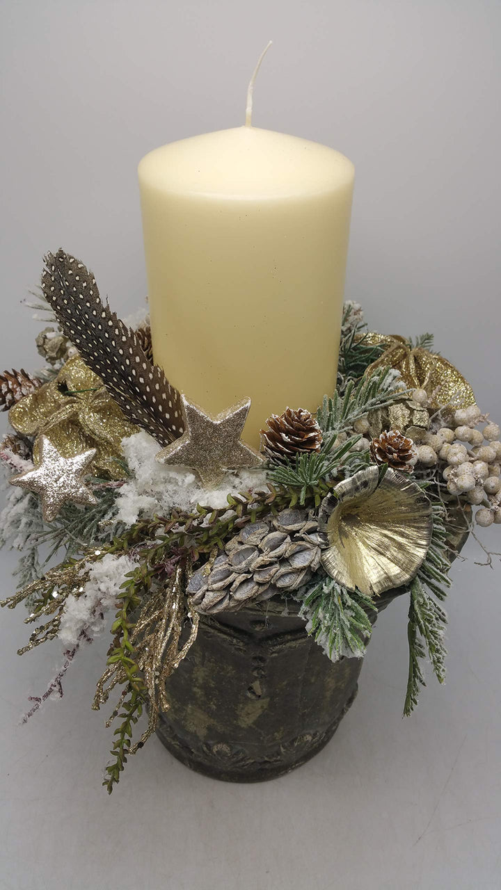 Weihnachtsgesteck Adventsgesteck Kunstfloristik Kerze Pilze Sterne Beeren Feder
