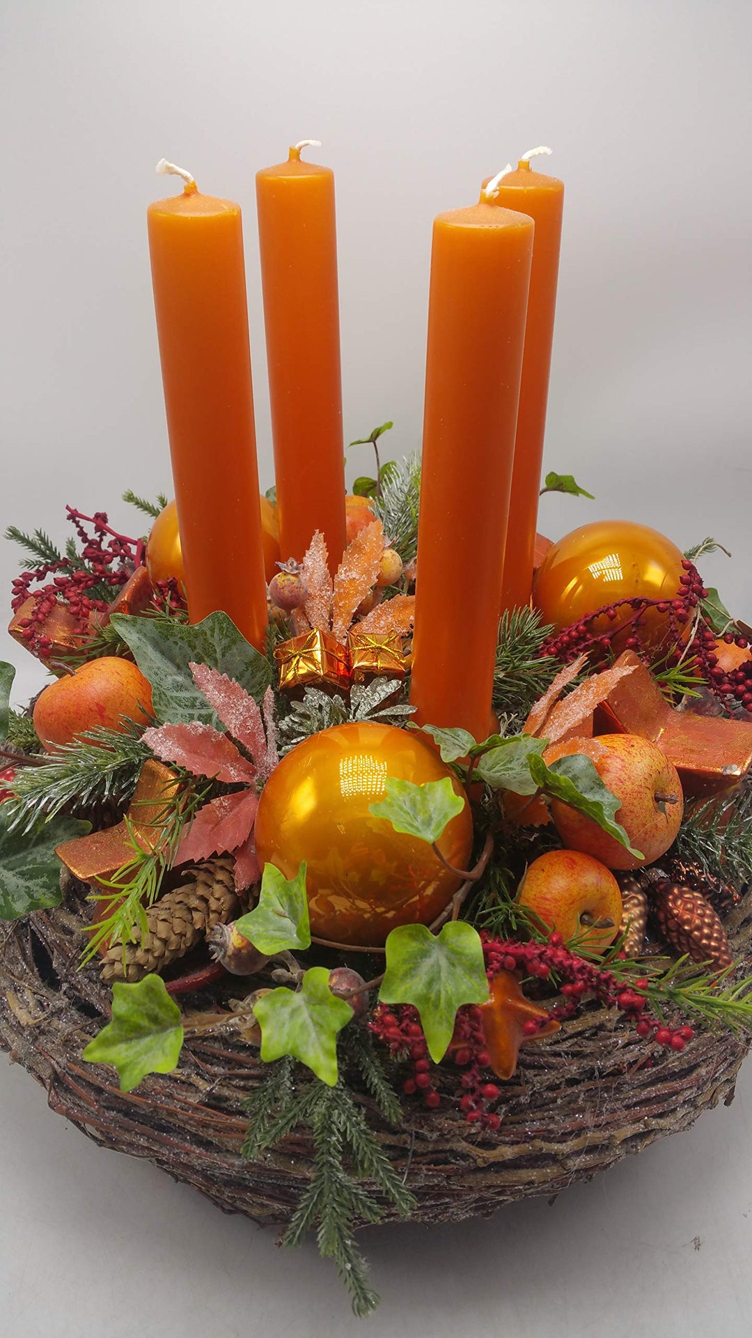 Weihnachtskranz Seidenblumengesteck Adventskranz Kerzen Kugeln Äpfel Efeu XXL