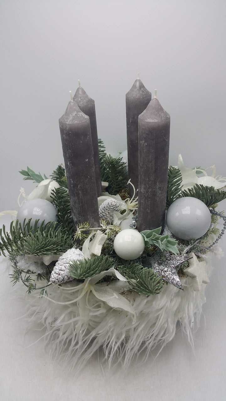 Weihnachtskranz Adventskranz Kunstfloristik Kerzen Kugeln Zapfen Sterne grau