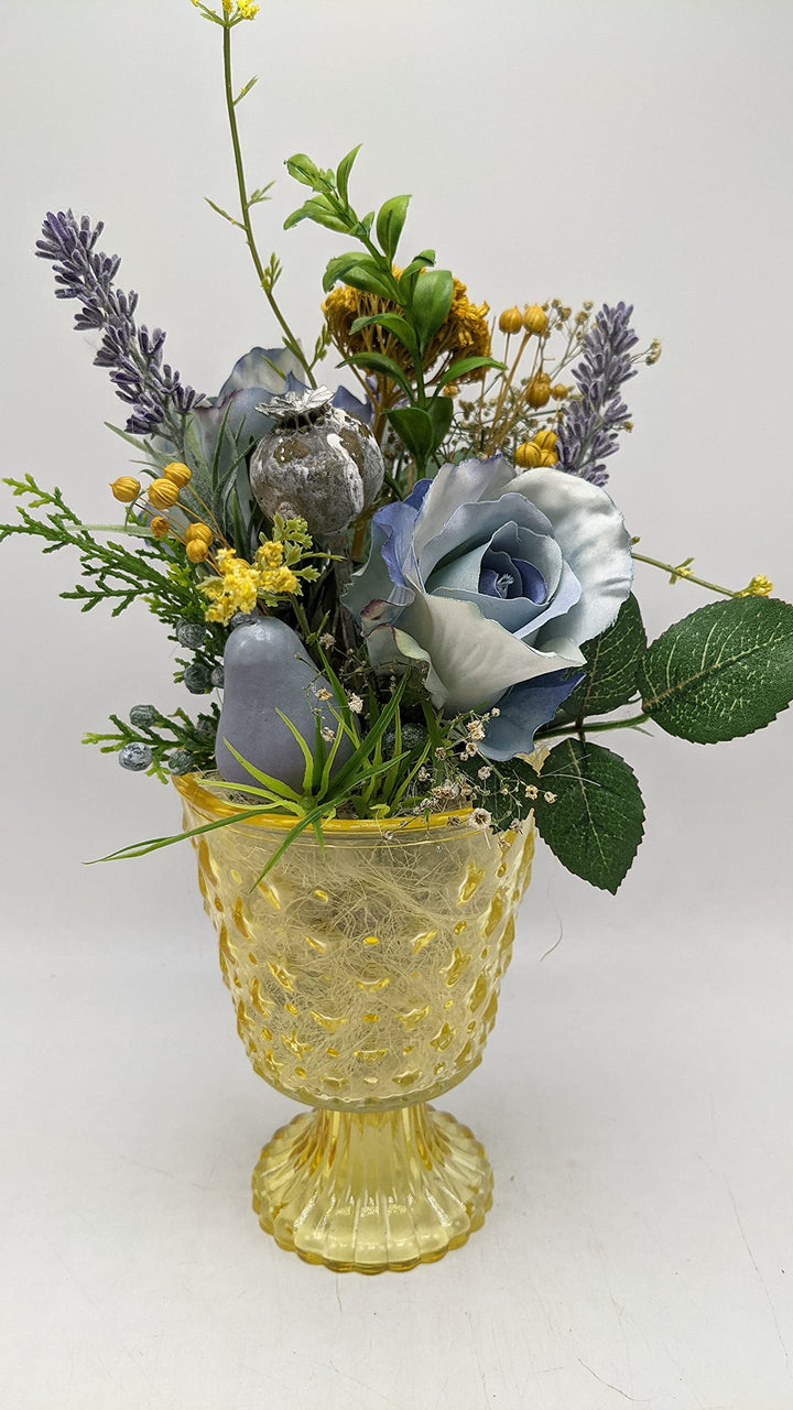 Tischgesteck Herbstgesteck Herbstdekoration Seidenblumen Rosen Lavendel Pokal blau gelb