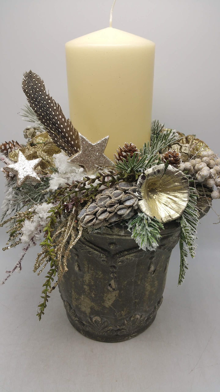 Weihnachtsgesteck Adventsgesteck Kunstfloristik Kerze Pilze Sterne Beeren Feder