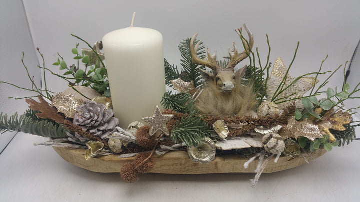 Weihnachtsgesteck Adventsgesteck Kunstfloristik Kerze Hirsch Sterne Zapfen Pilze