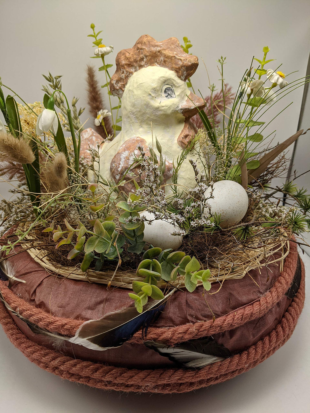Ostergesteck Frühlingsgesteck Seidenblumen Huhn Eier Schneeglöckchen creme braun XL