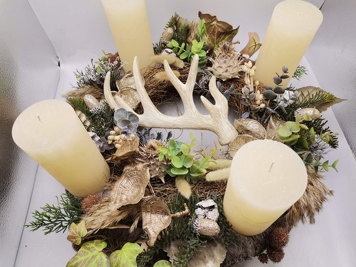 Weihnachtsgesteck Adventsgesteck Adventskranz Kerzen Geweih Pilze Efeu Zapfen Beeren XL