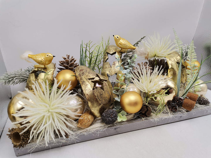 Weihnachtsgesteck Adventsgesteck Wintergesteck Vögel Kugeln Sterne Blüten gold XL